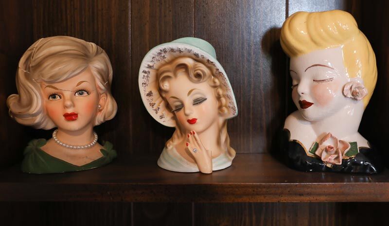 Figurines